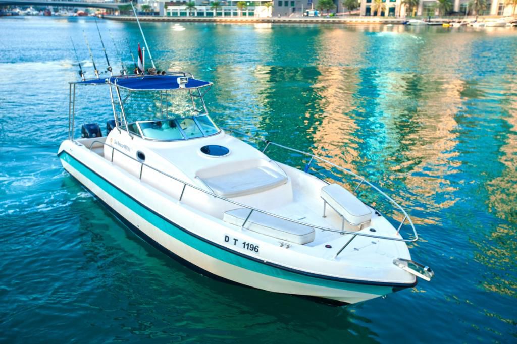 36 Ft Mini Yacht – Luxury & Comfort on the Water